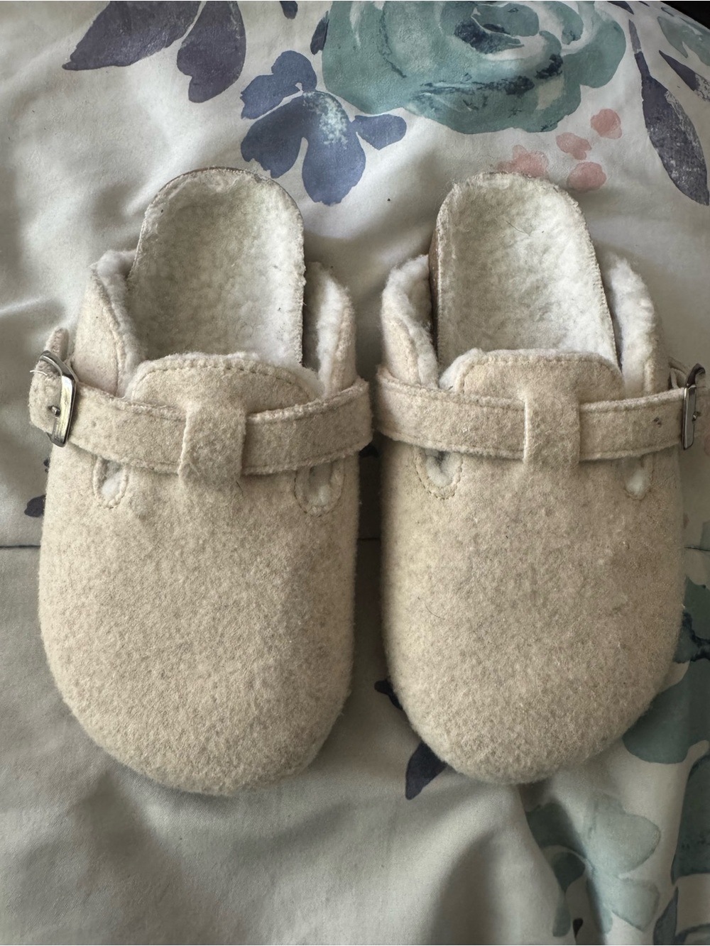 Gap Clog Slippers